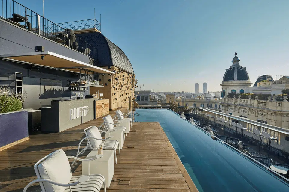 Foto piscina Hotel Ohla Barcelona