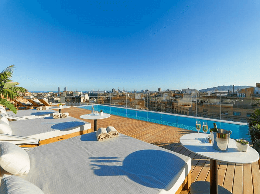 Foto piscina The One Barcelona