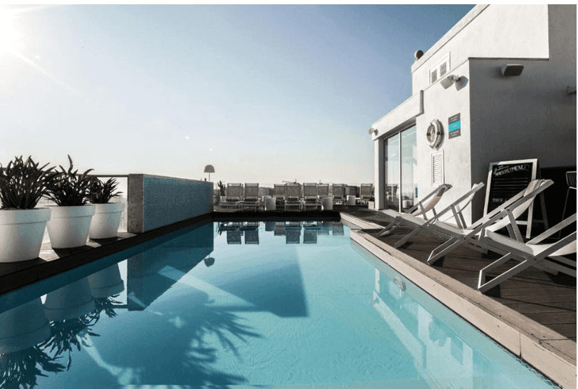 Hotel Juliani con piscina infinita en Malta