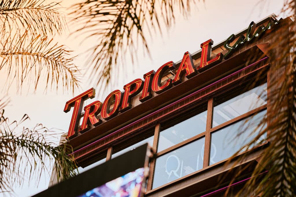 tardeo en Tropical Salou