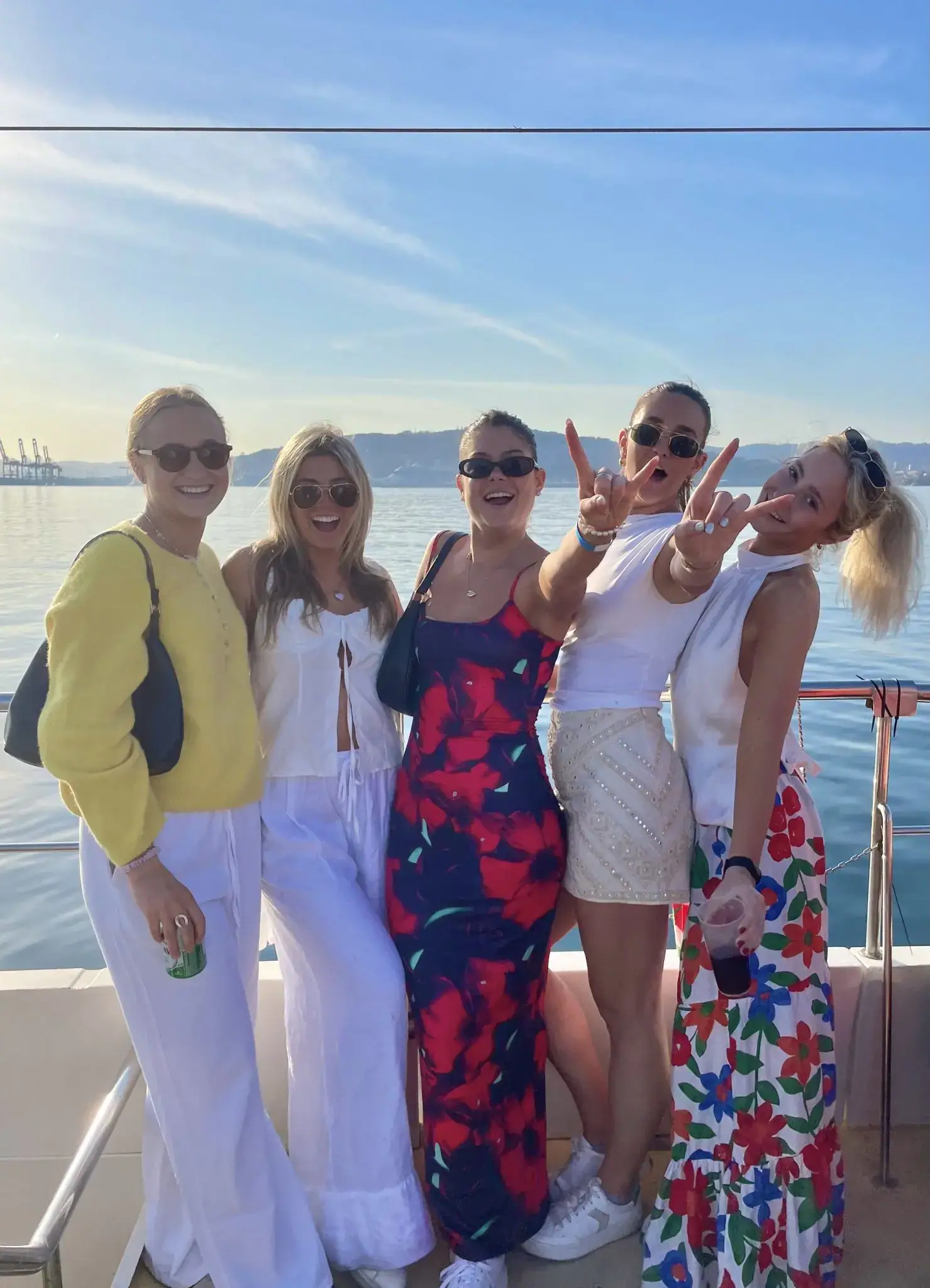 Fiesta en Barco con Paella y Baño