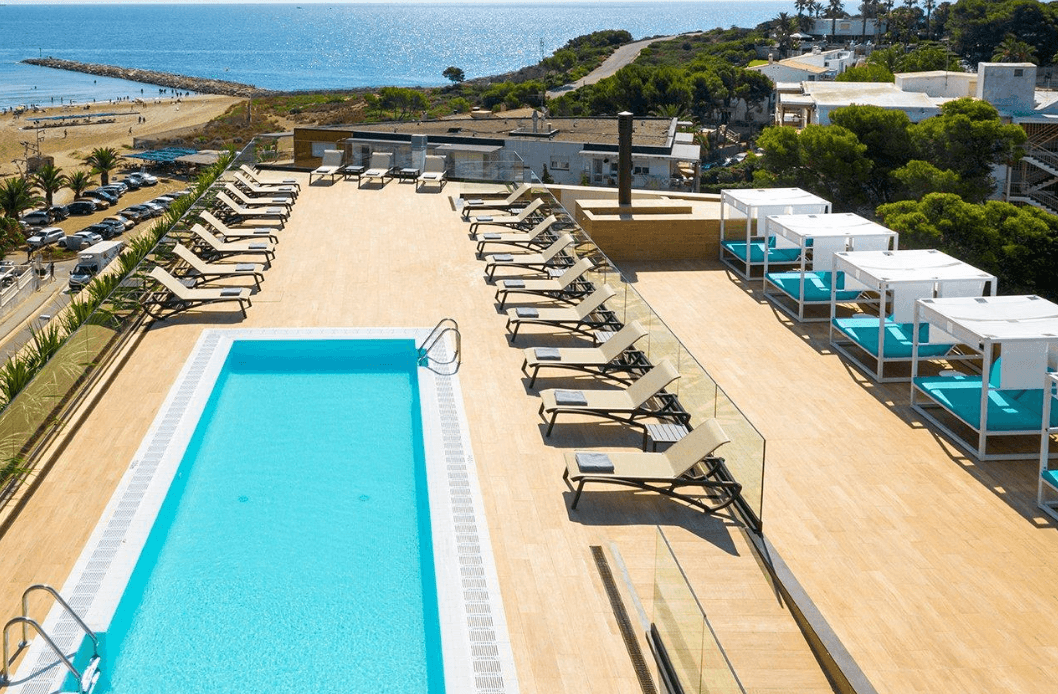 Infinity pool Golden Costa rooftop Salou y La Pineda