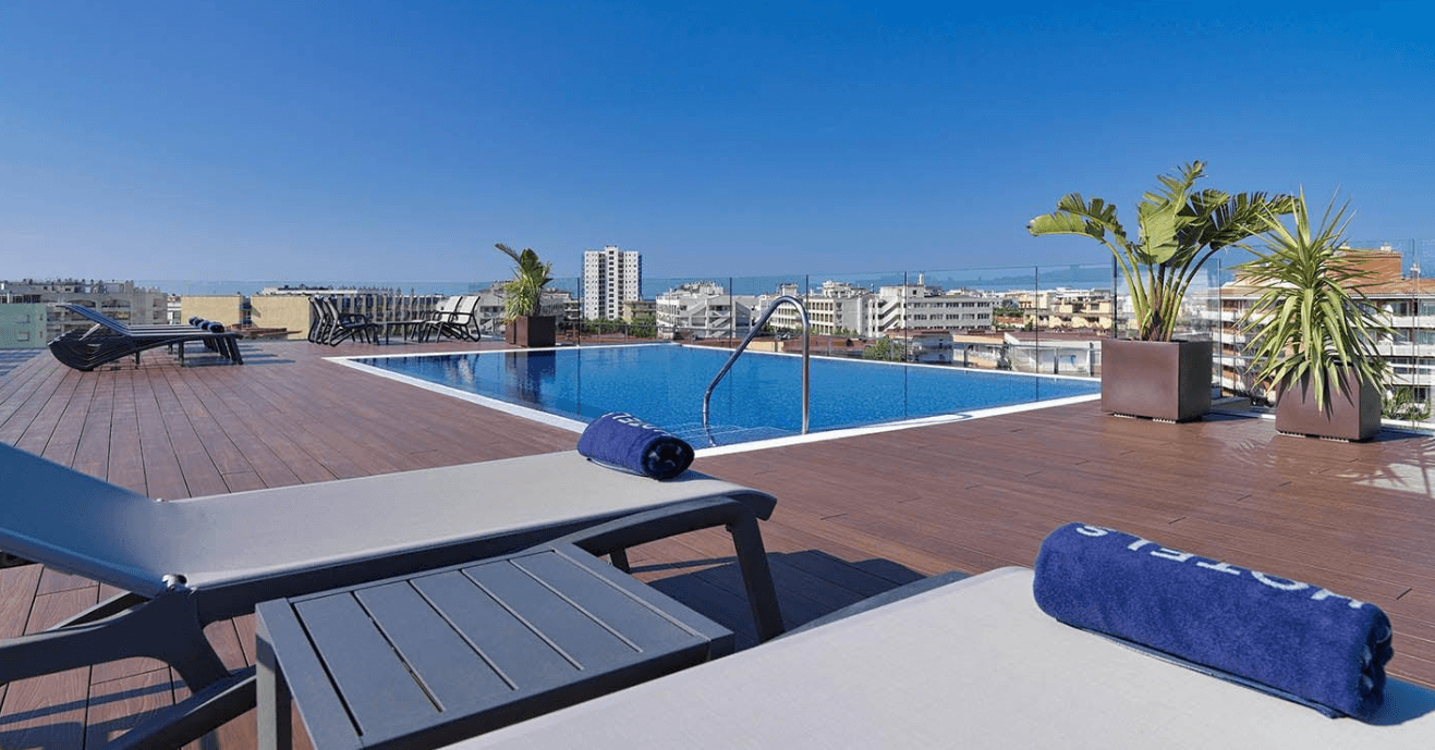 piscina infinita The Sixth Pool & Drinks – H10 Vintage