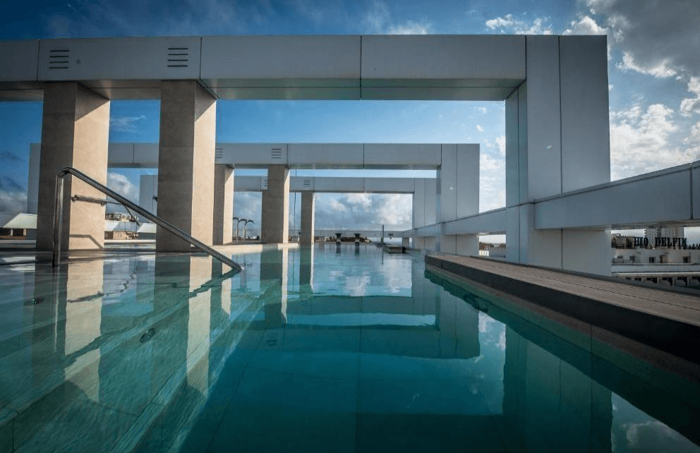 infinity pool rooftop Salou Olympus Palace